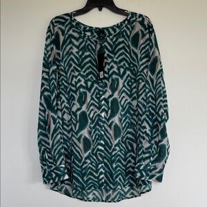 New 6TH&LN Green Patterned Women's Top